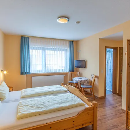 Guest house Zum Hohen Lohr 3*